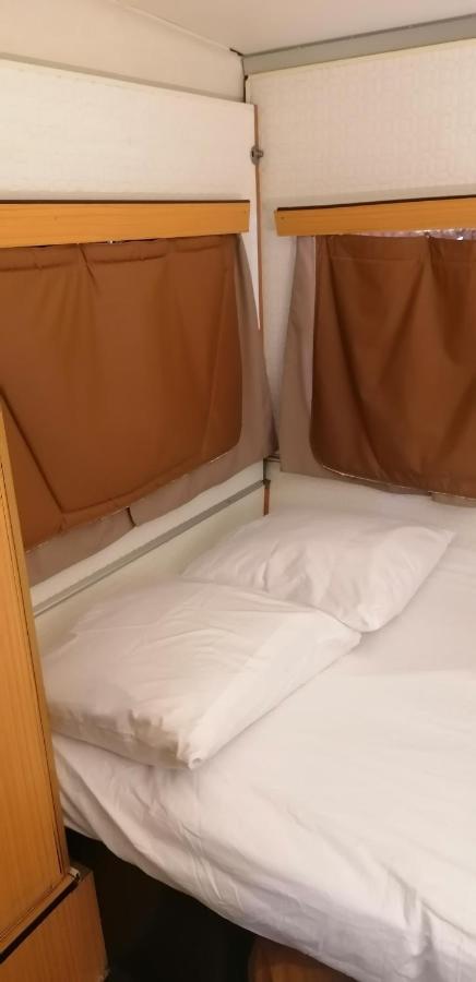 Caravane Esterel Chez Un Proprietaire Campingplatz *